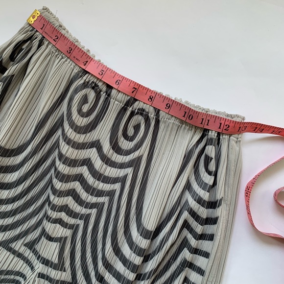PLEATS PLEASE Issey Myake Graphic Print Pant - Picture 4 of 15
